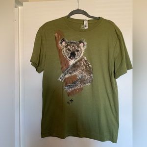 Hand painted koala graphic t-shirt. Moss green.